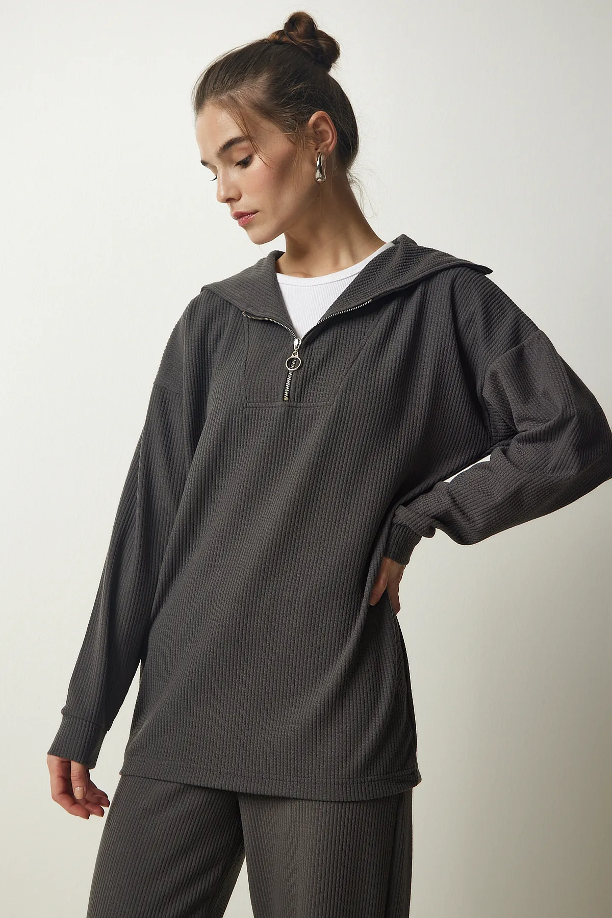 Happiness İstanbul  Damen-Set aus geräucherter Cord-Strickbluse und -Hose EW00004