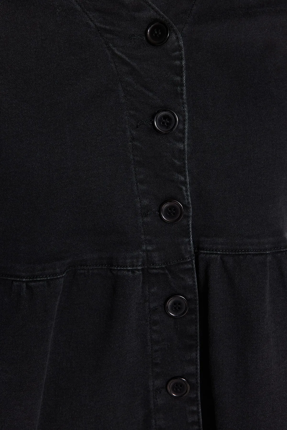 Trendyol Curve  Anthrazitfarbenes Jeanskleid mit Taillenöffnung/Skater-V-Ausschnitt TBBBSS23AH00078