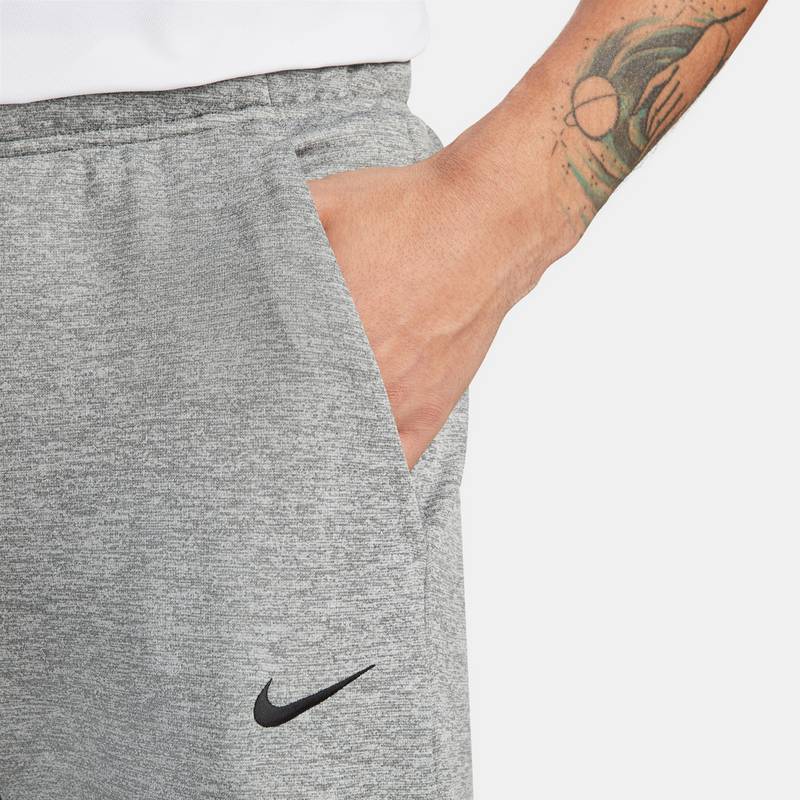 Nike Taper Trainingshose Herren
