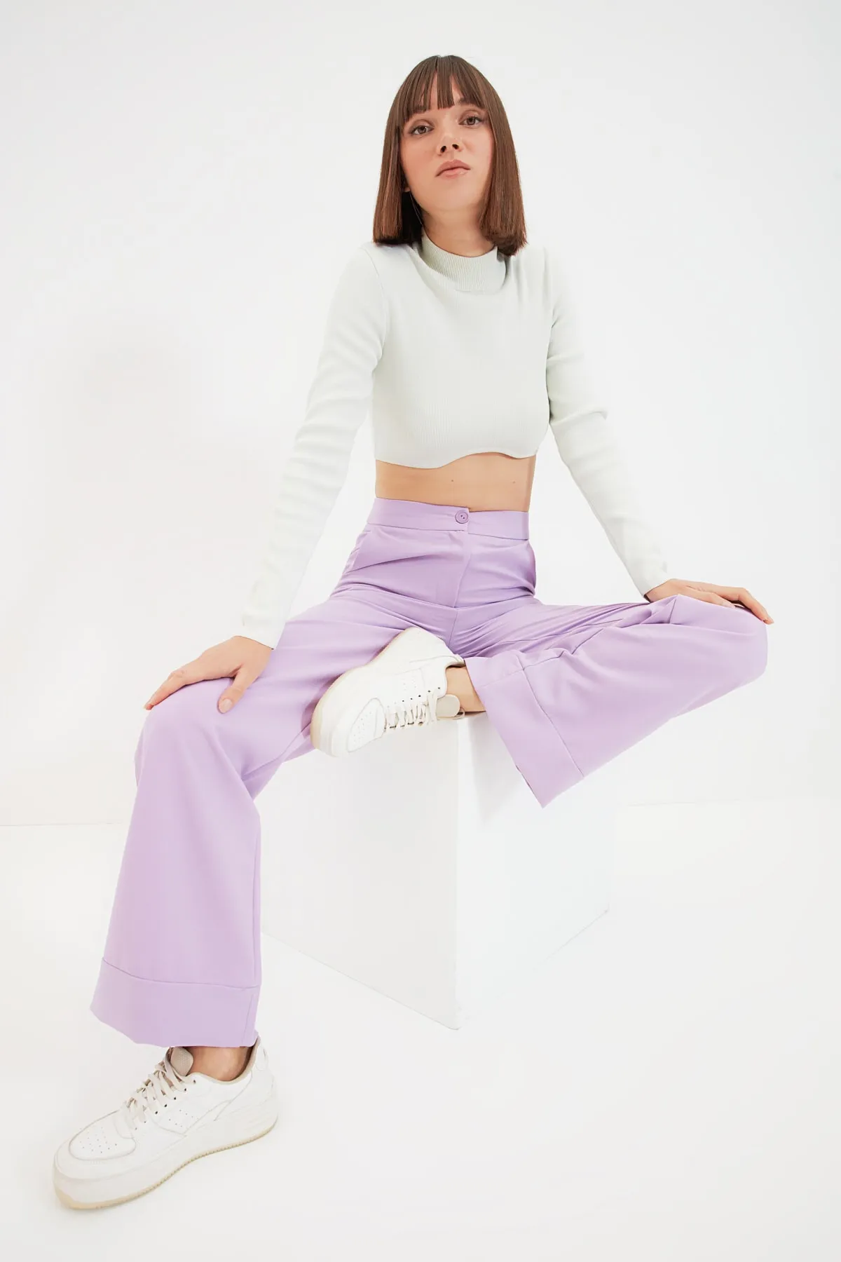 Trendyol Collection  Fliederfarbene Hose mit weitem Bein/Webhose mit weitem Bein TWOSS19ST0179