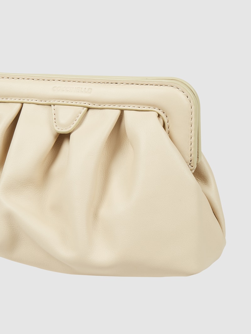 Pochette aus Leder Modell 'Diletta' in sand