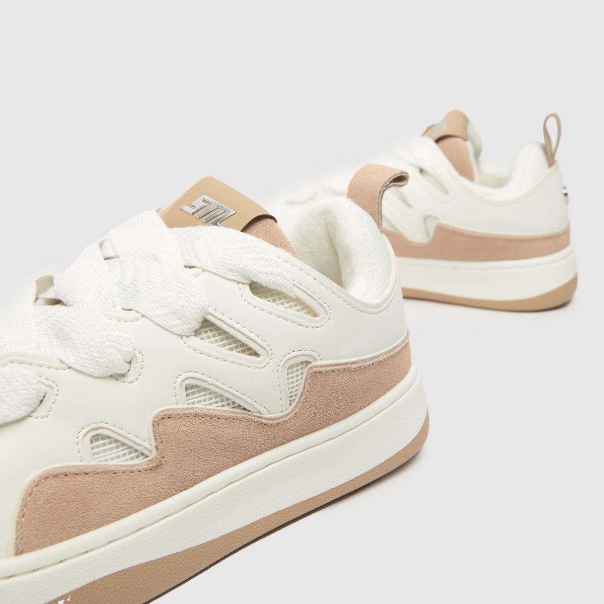 Steve Madden – Vita, flerfärgade skaterskor med roaring-mönster