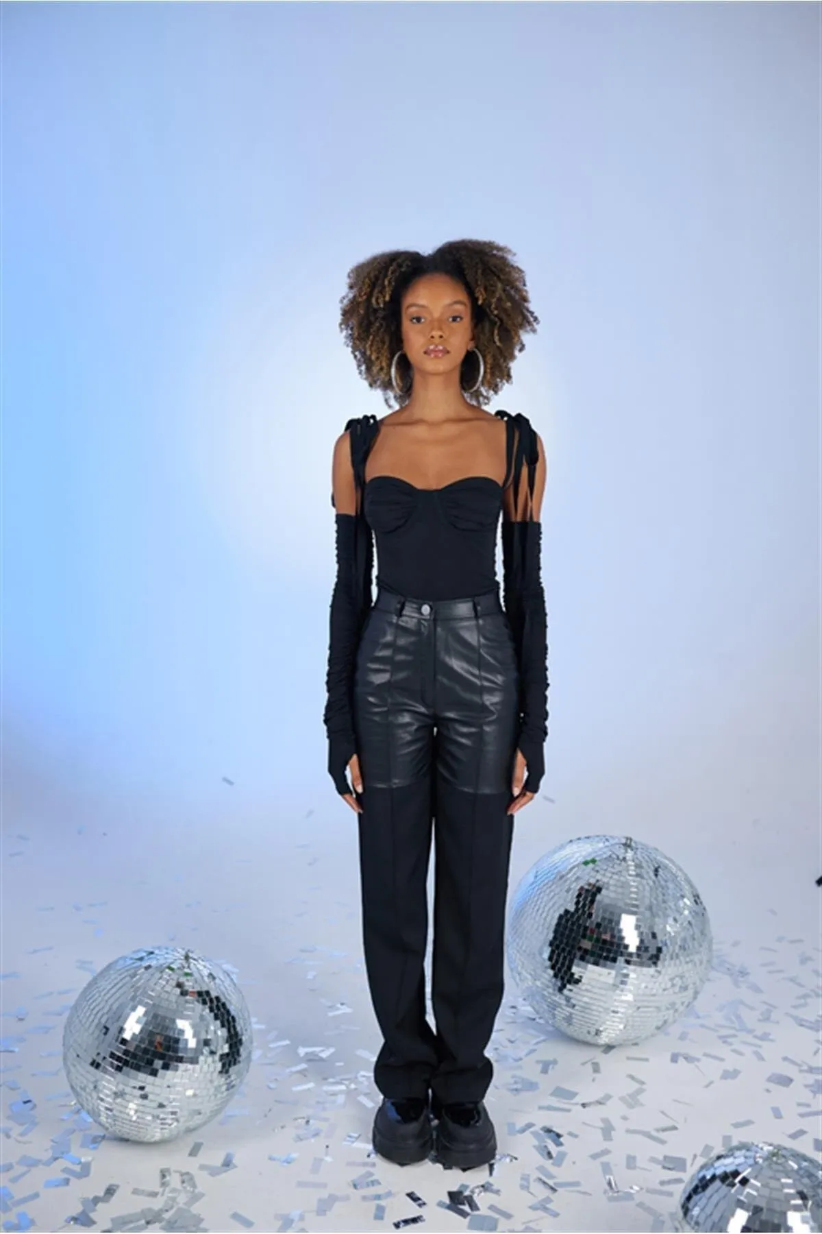 HOLLY LOLLY  Halblederdetaillierte Fabio-Hose mit hohem Bund in Schwarz