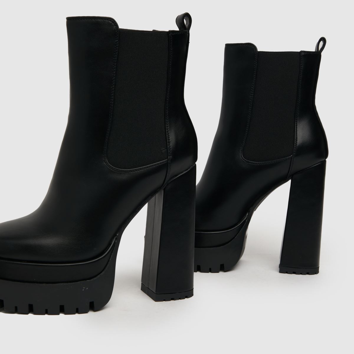 SIMMI – Rox – Svarta chelseaboots med klack