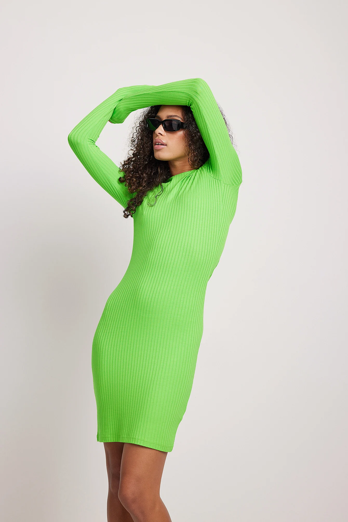 Recyceltes geripptes Minikleid
