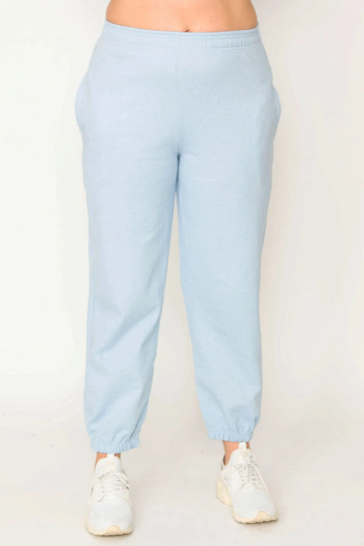 Şans  Blaue Damen-Trainingshose aus Baumwollstoff mit Taschendetail und elastischen Taillenbündchen und Taille 65N30436