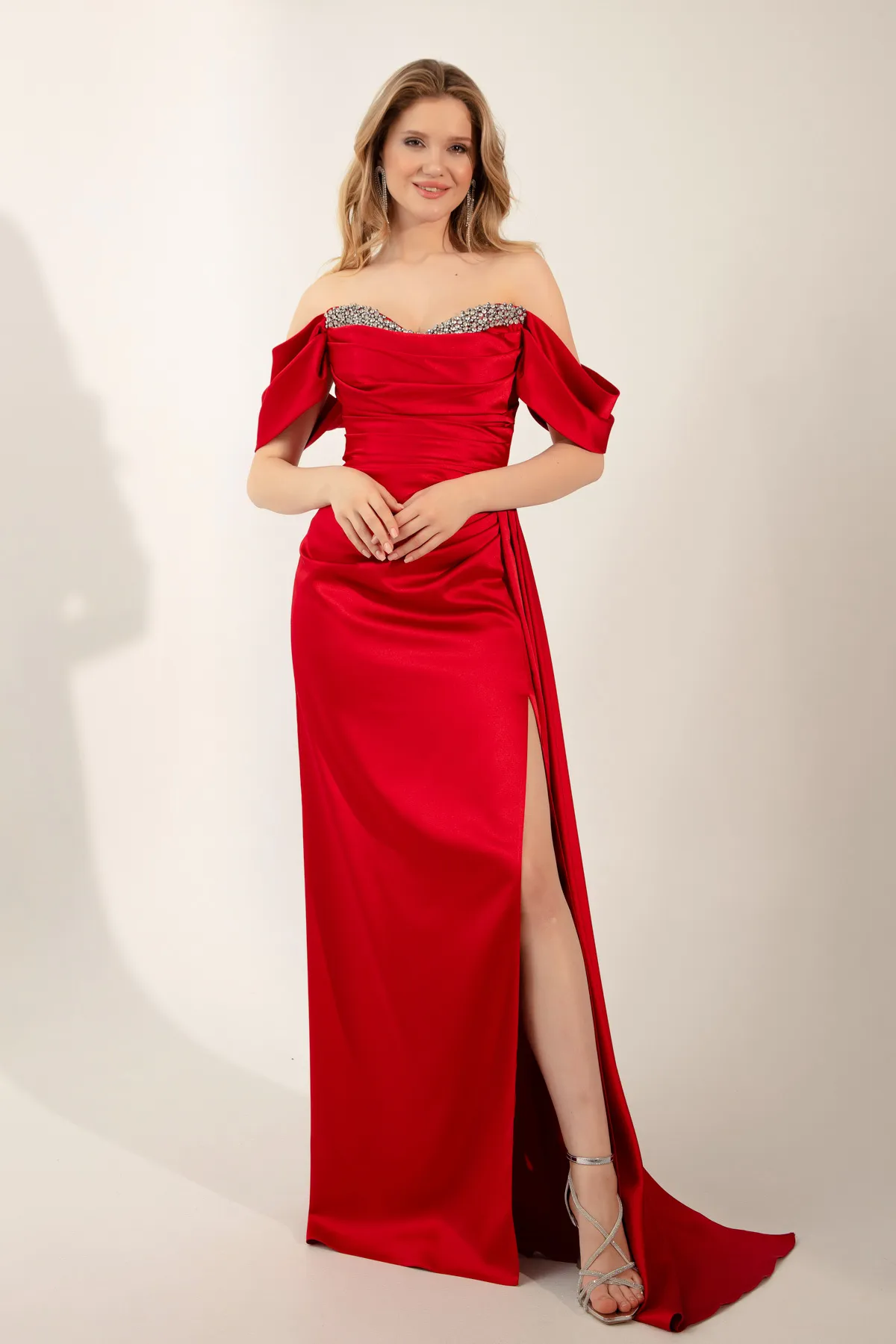 Lafaba  Rotes Abendkleid aus Satin mit U-Boot-Ausschnitt und Schlitz für Damen