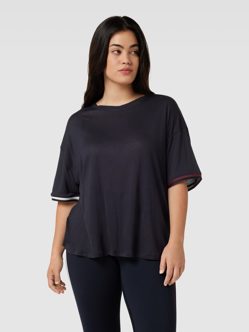 PLUS SIZE T-Shirt mit Kontraststreifen in marineblau