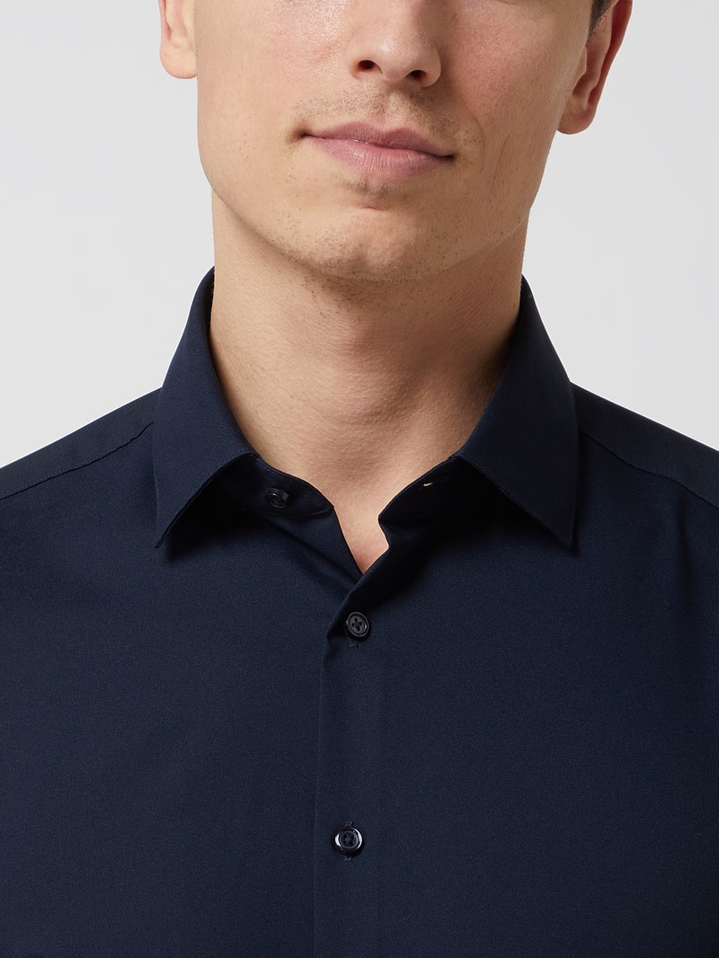 Regular Fit Business-Hemd aus Twill in marineblau