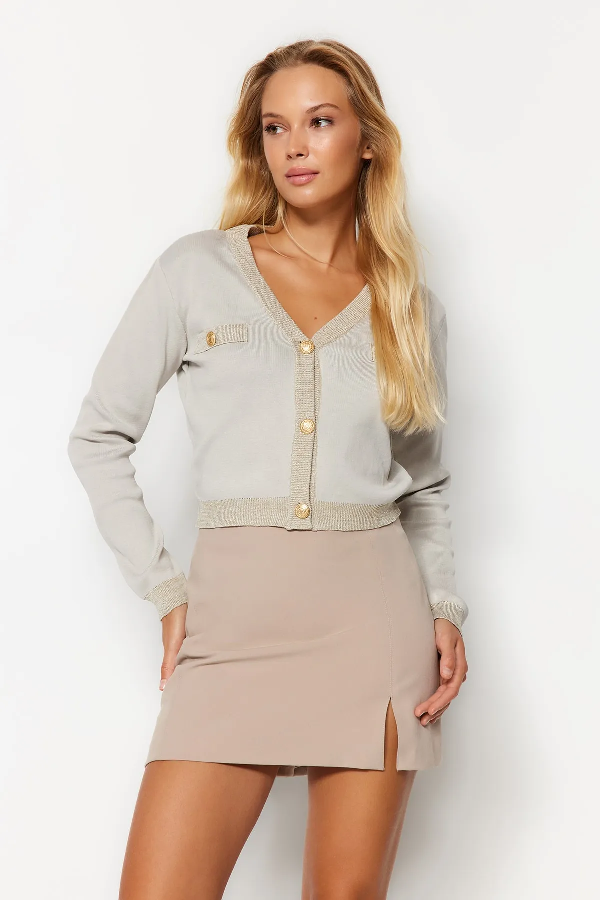 Trendyol Collection  Stone Crop gepolsterte Strick-Strickjacke mit Glitzer-Details TWOAW24HI00302