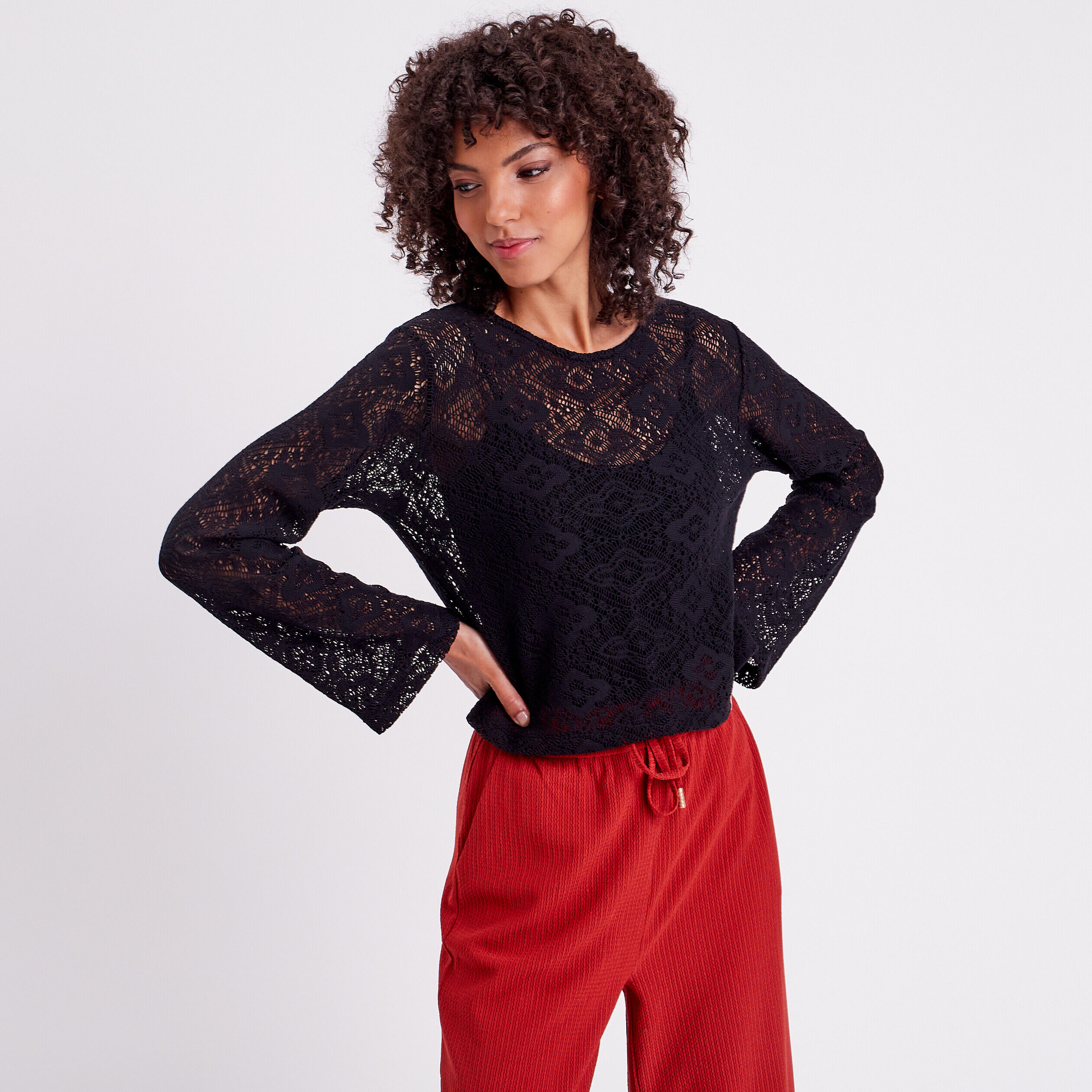 T-shirt crochet col rond noir femme | Cache Cache