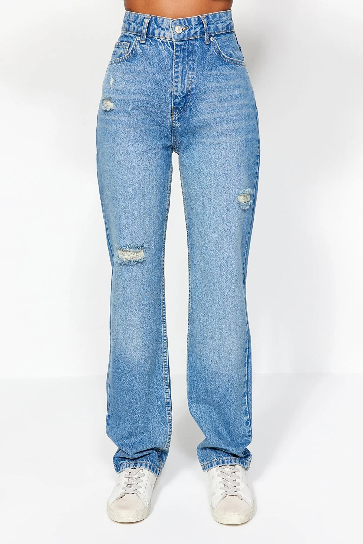 Trendyol Collection  Blaue zerrissene High Waist Lange gerade Jeans TWOAW24JE00033