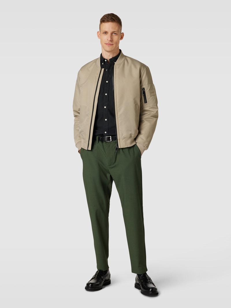 Slim Fit Freizeithemd mit Label-Stitching in schwarz