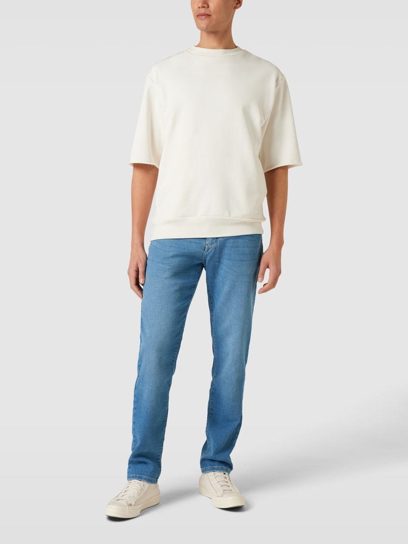 Jeans mit Label-Patch in aqua blau