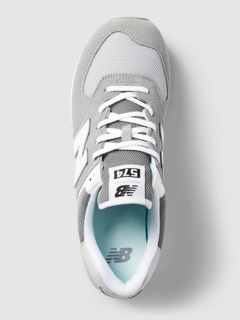 Sneaker mit Kontrastbesatz in hellgrau