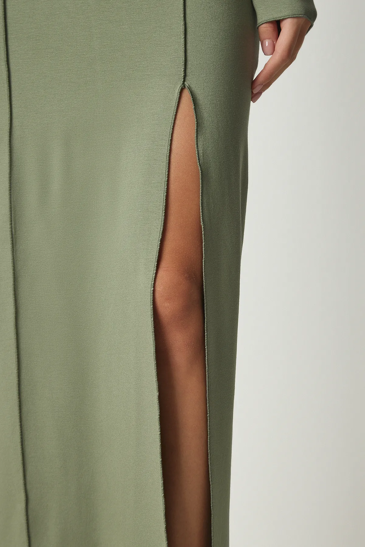 Happiness İstanbul  Grünes, grünes, geschlitztes, langes Viskosekleid für Damen UB00181