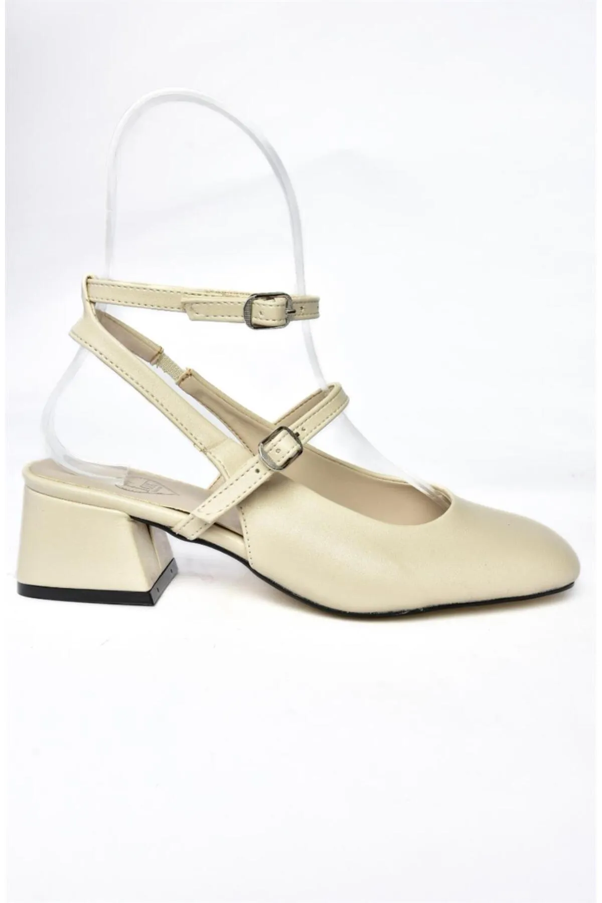 Fox Shoes  P654137009 Beige Mary Jane Damenschuhe mit niedrigem Absatz Maryjane