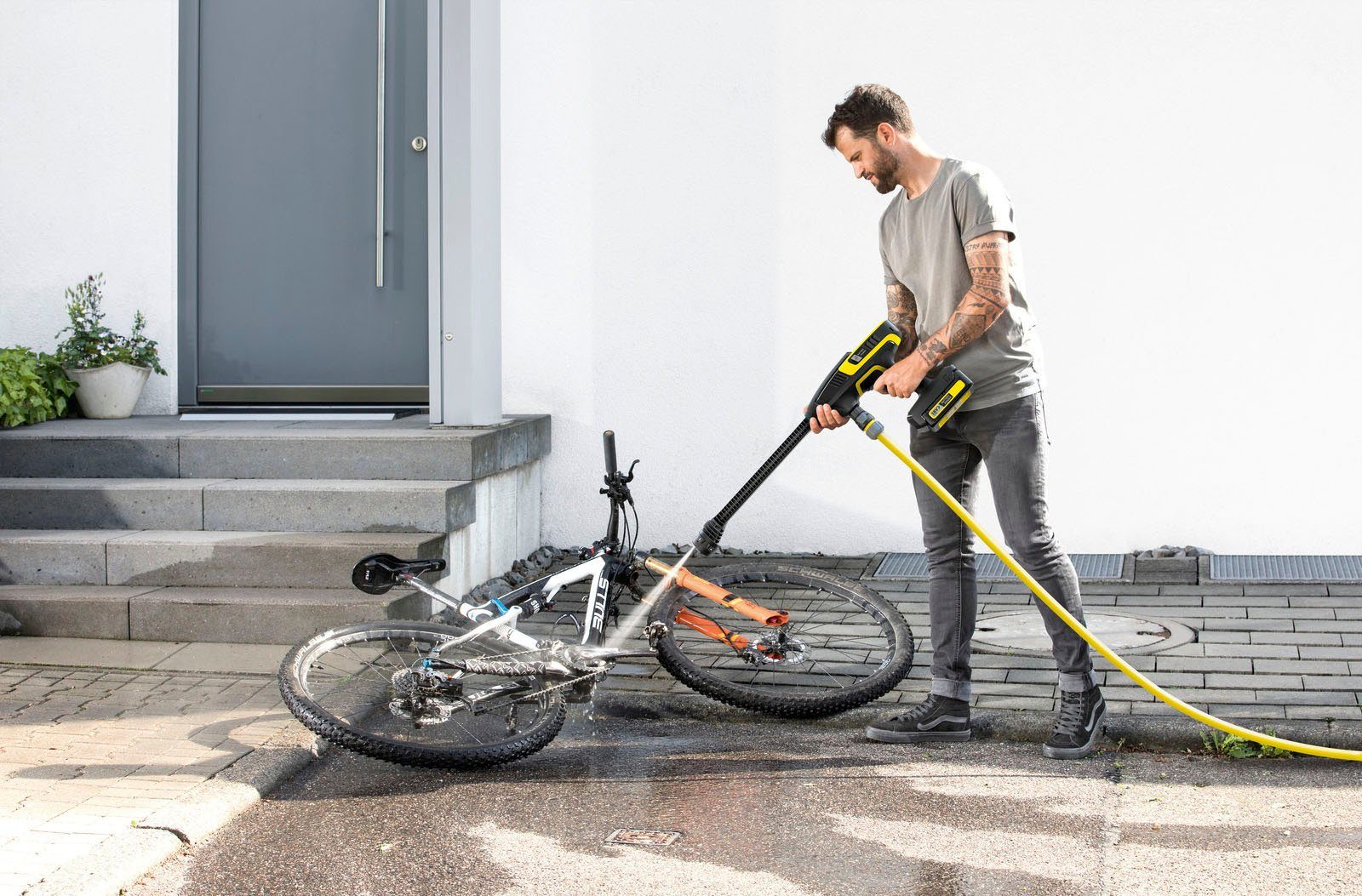 KÄRCHER Akku-Druckreiniger Handheld Cleaner KHB 6 Battery, Fördermenge max: 200 l/h, Quick Connect, 18V Akku