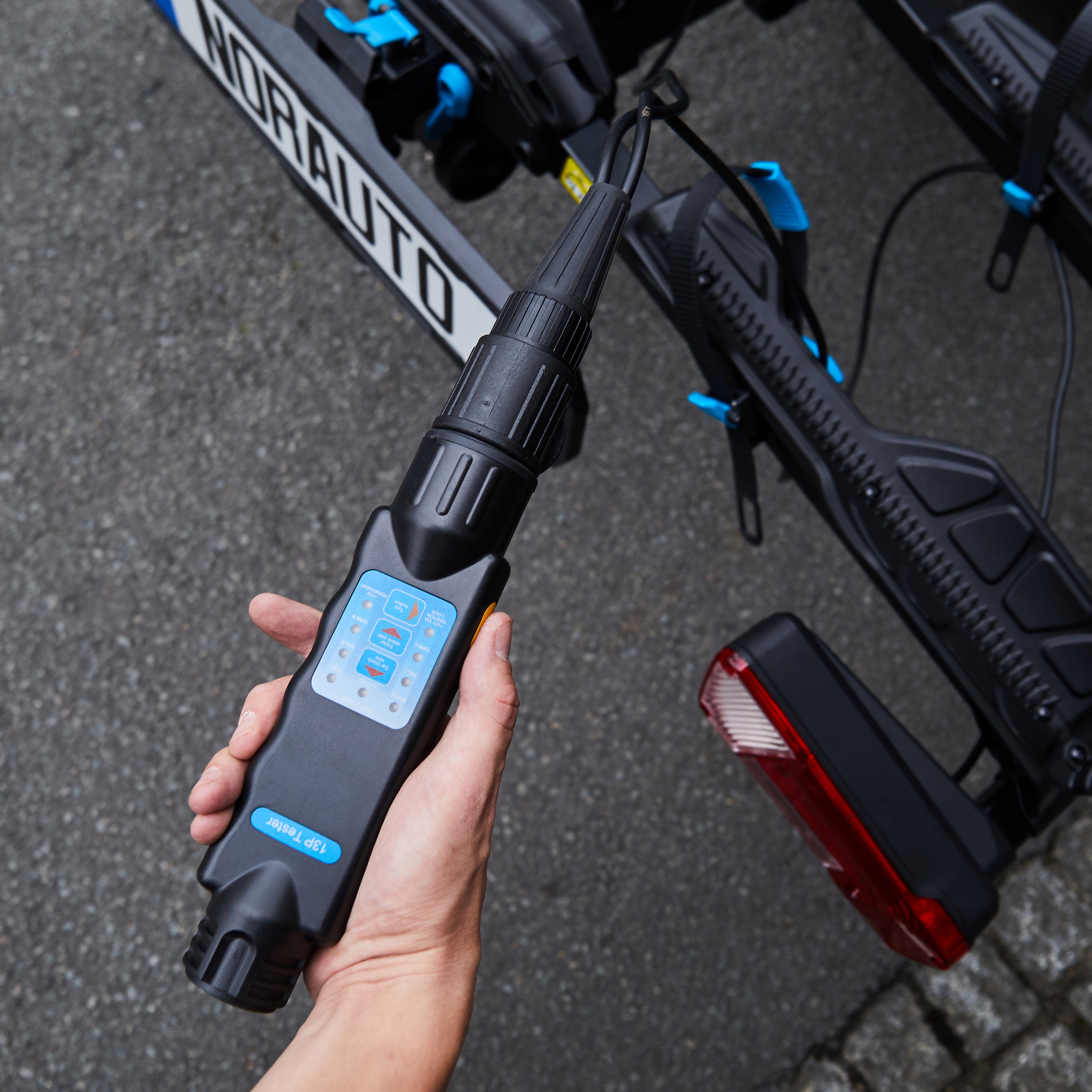 Norauto 2-in-1-Prüfgerät für Beleuchtung und 13-poligen Stecker - ATU