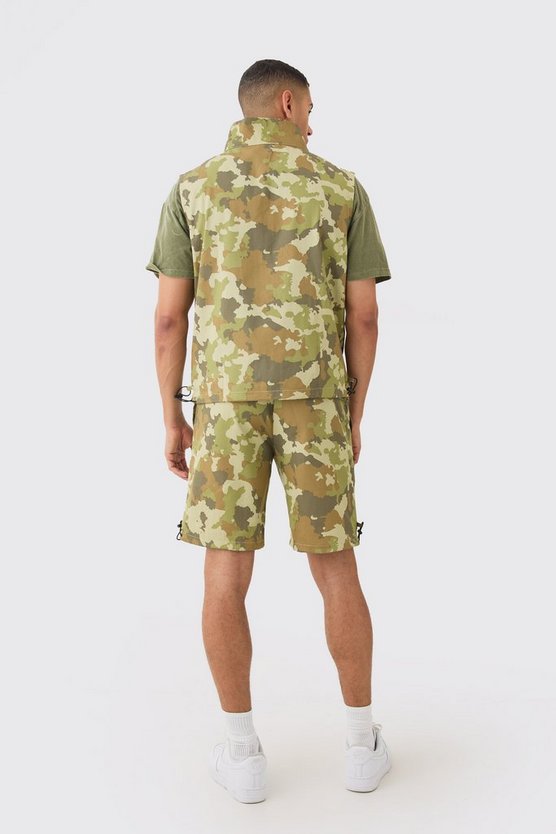 Ärmellose Twill-Weste mit Trichterkragen & Shorts