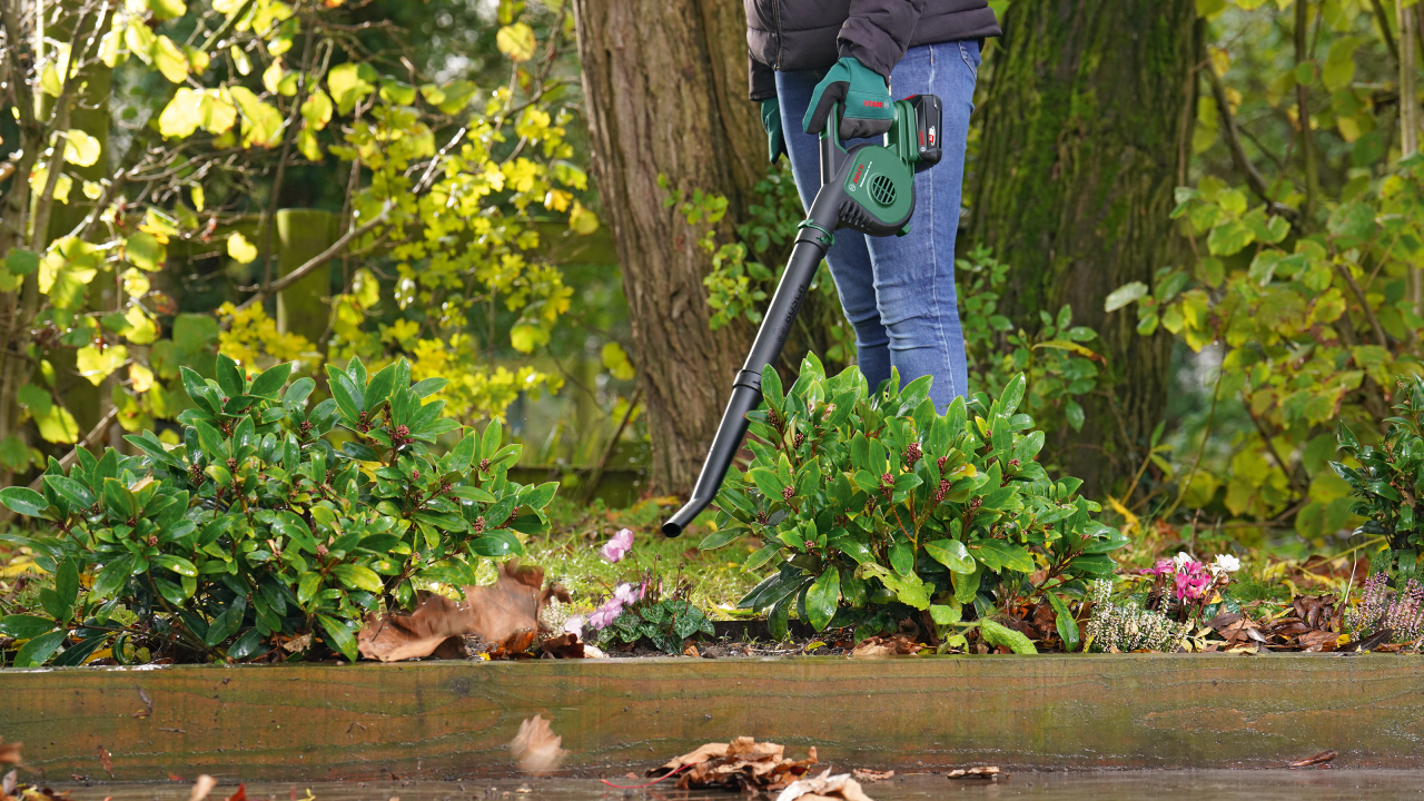 UniversalLeafBlower 18V-130 - ohne Akku | ohne Ladegerät