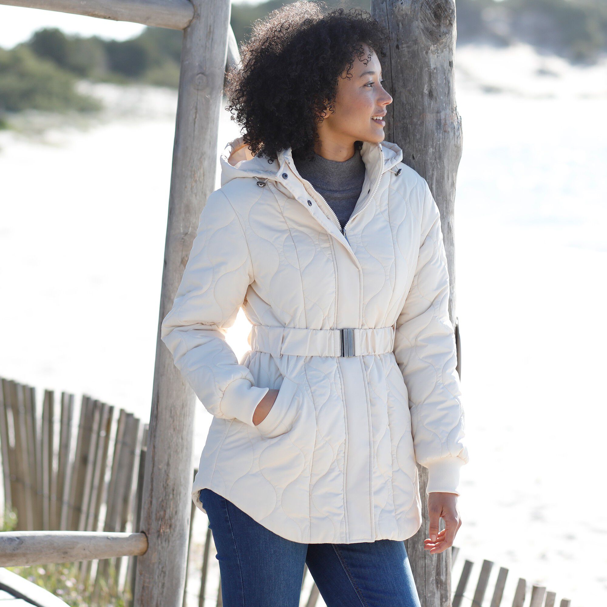 Parka matelassée mi-longue ceinturée