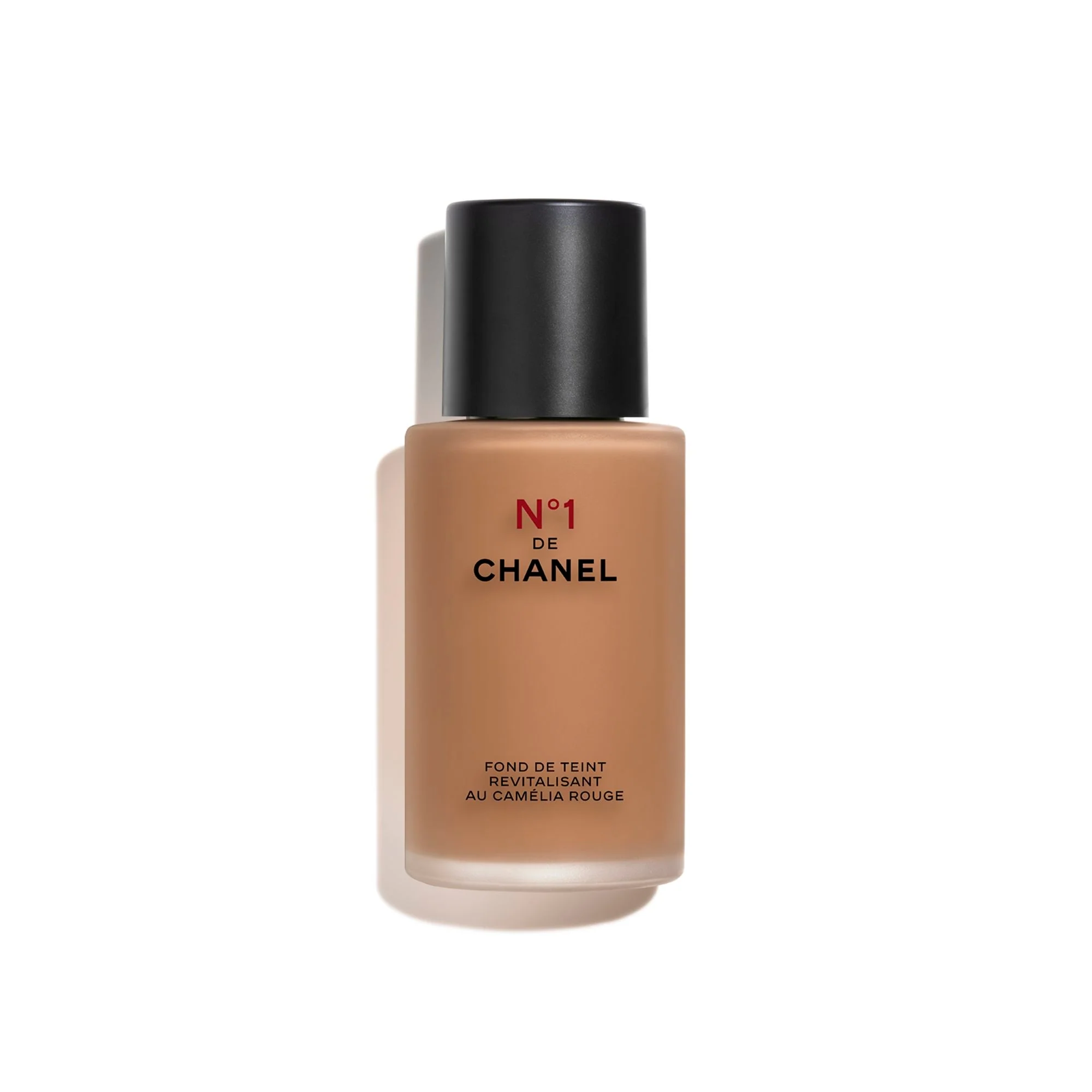 Base de maquillaje revitalizante N°1 de Chanel: ilumina, hidrata y protege.