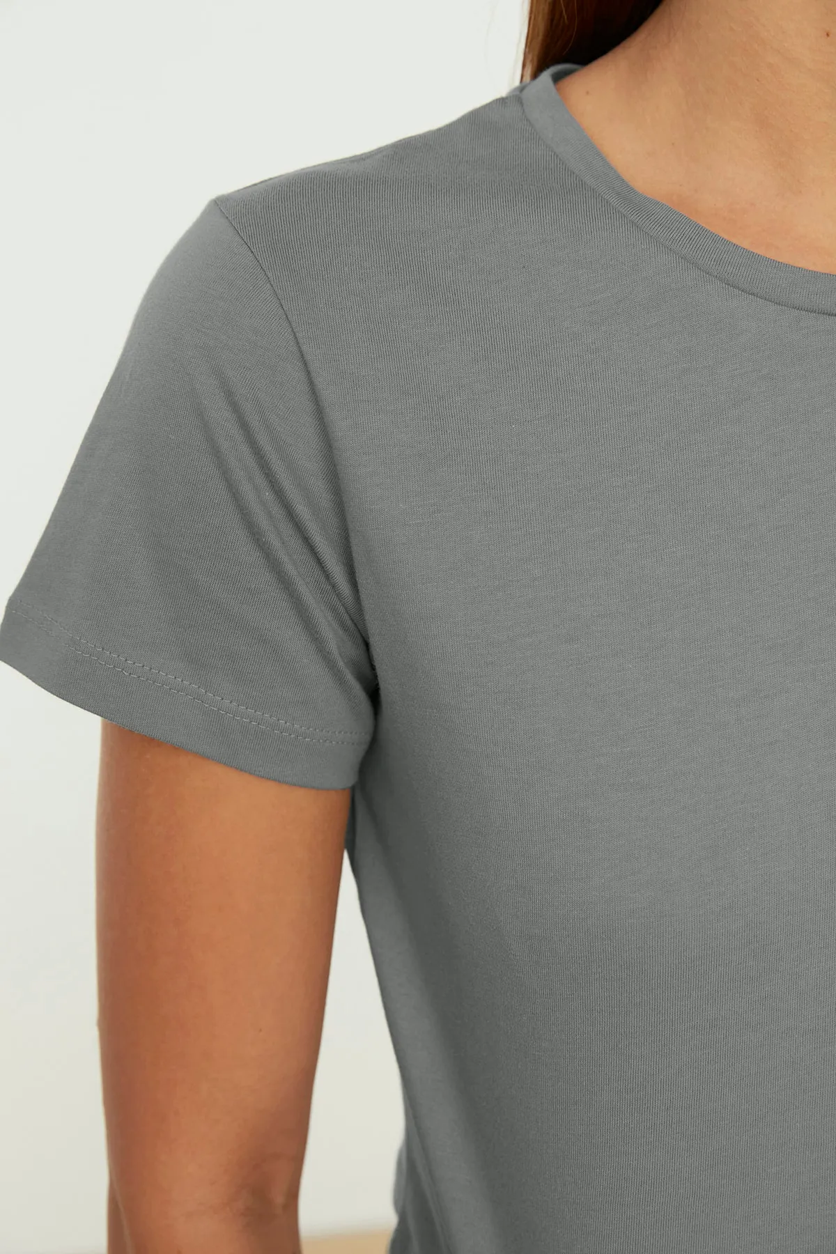 Trendyol Collection  Grau-Mint, 2er-Pack kurze Strick-T-Shirts aus 100 % Baumwolle mit Rundhalsausschnitt TWOSS20TS1480