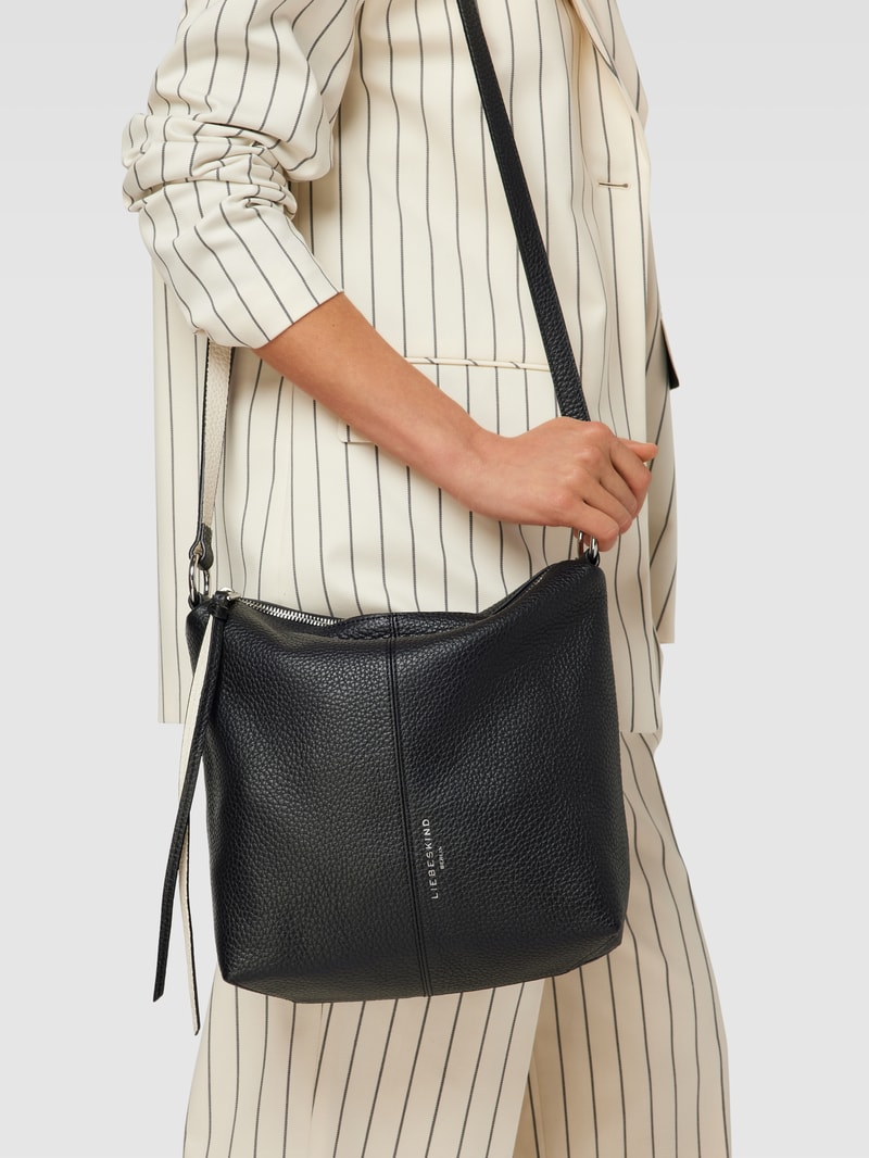 Hobo Bag aus Leder mit Label-Detail Modell 'AISSA' in schwarz