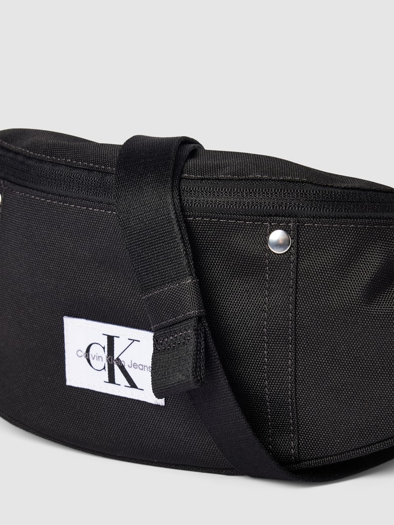 Bauchtasche mit Label-Patch in black