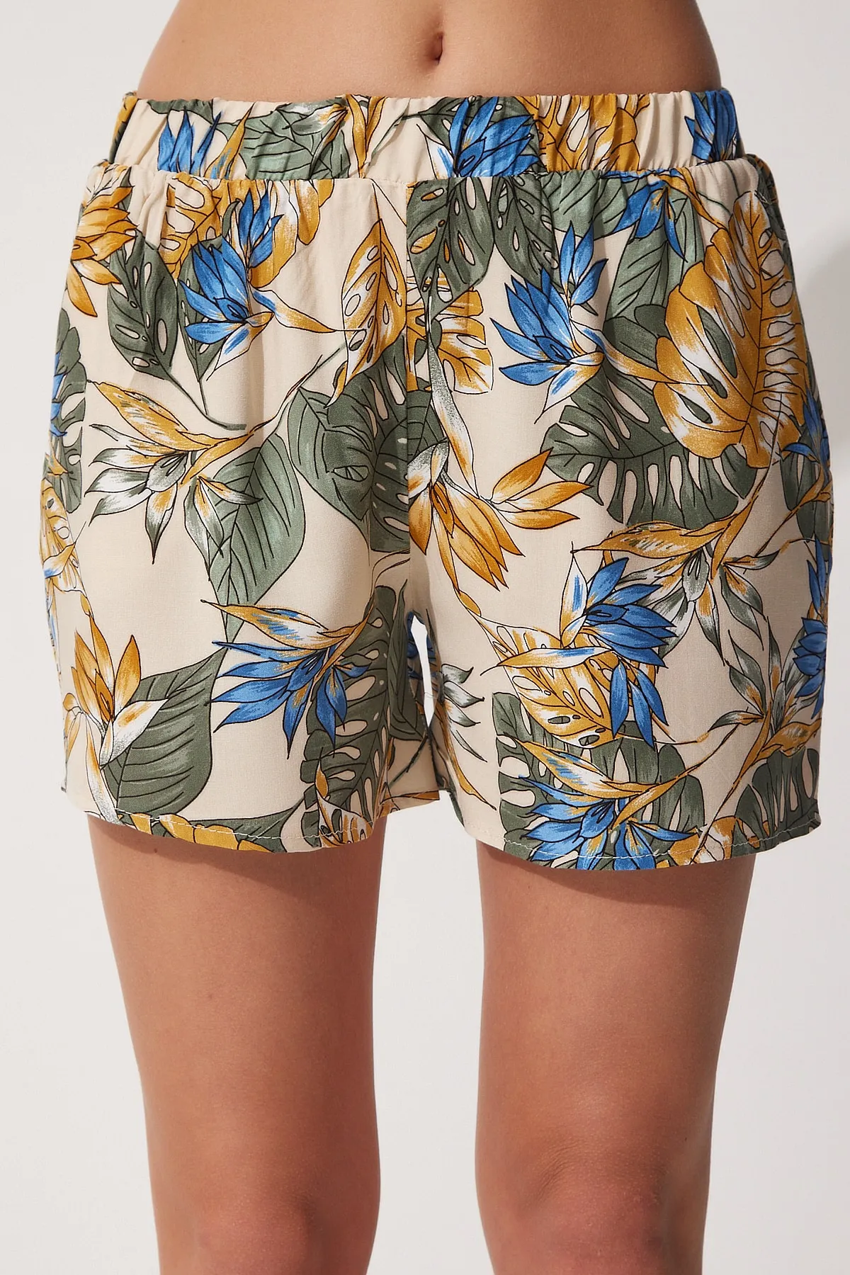 Happiness İstanbul  Beige Sommer-Shorts aus Viskose mit hoher Taille für Damen BH00407