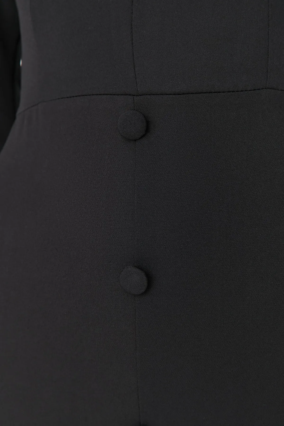 Trendyol Collection  Schwarzes gestricktes Webkleid mit Knöpfen TWOAW23EL00912