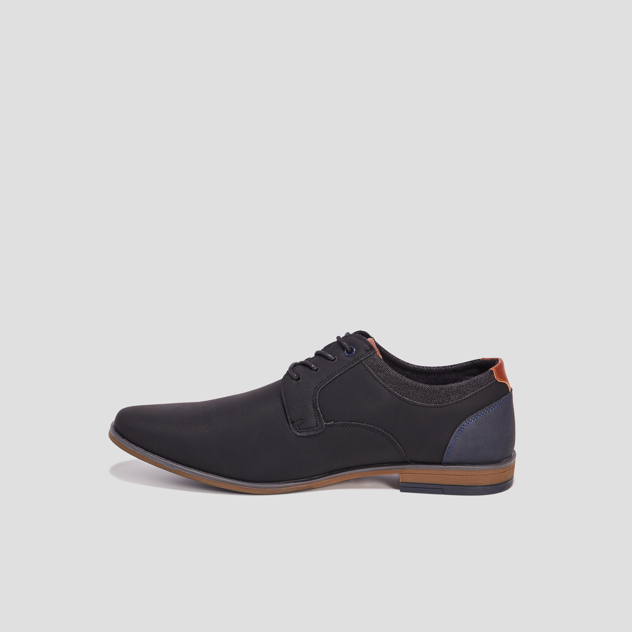 Derbies texturées à lacets bout amande noir homme | La Halle