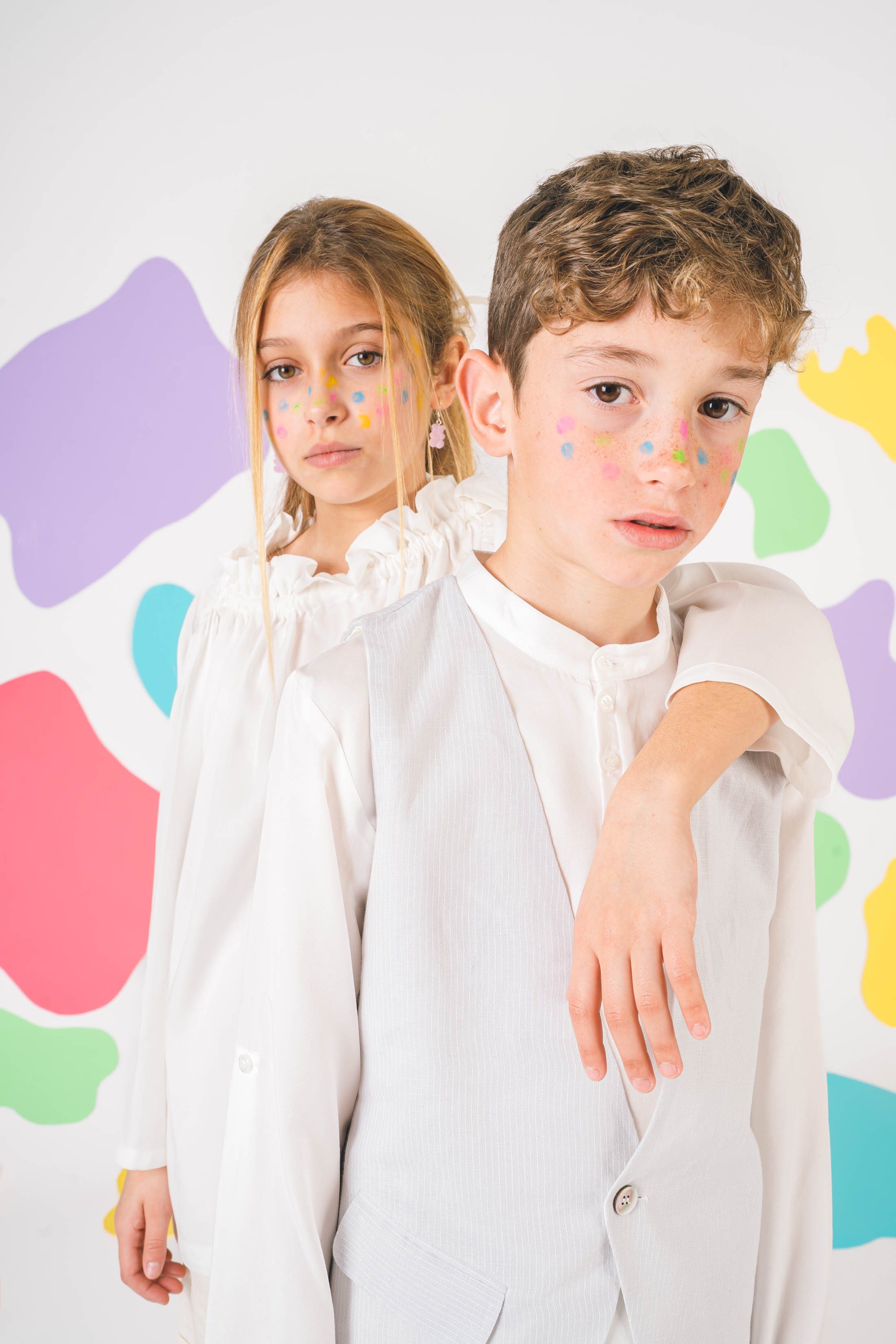 Zimt & Grün Anzugweste Festliche Jungen Weste aus Leinen Ole - Hellgrau Filigrane Streifen