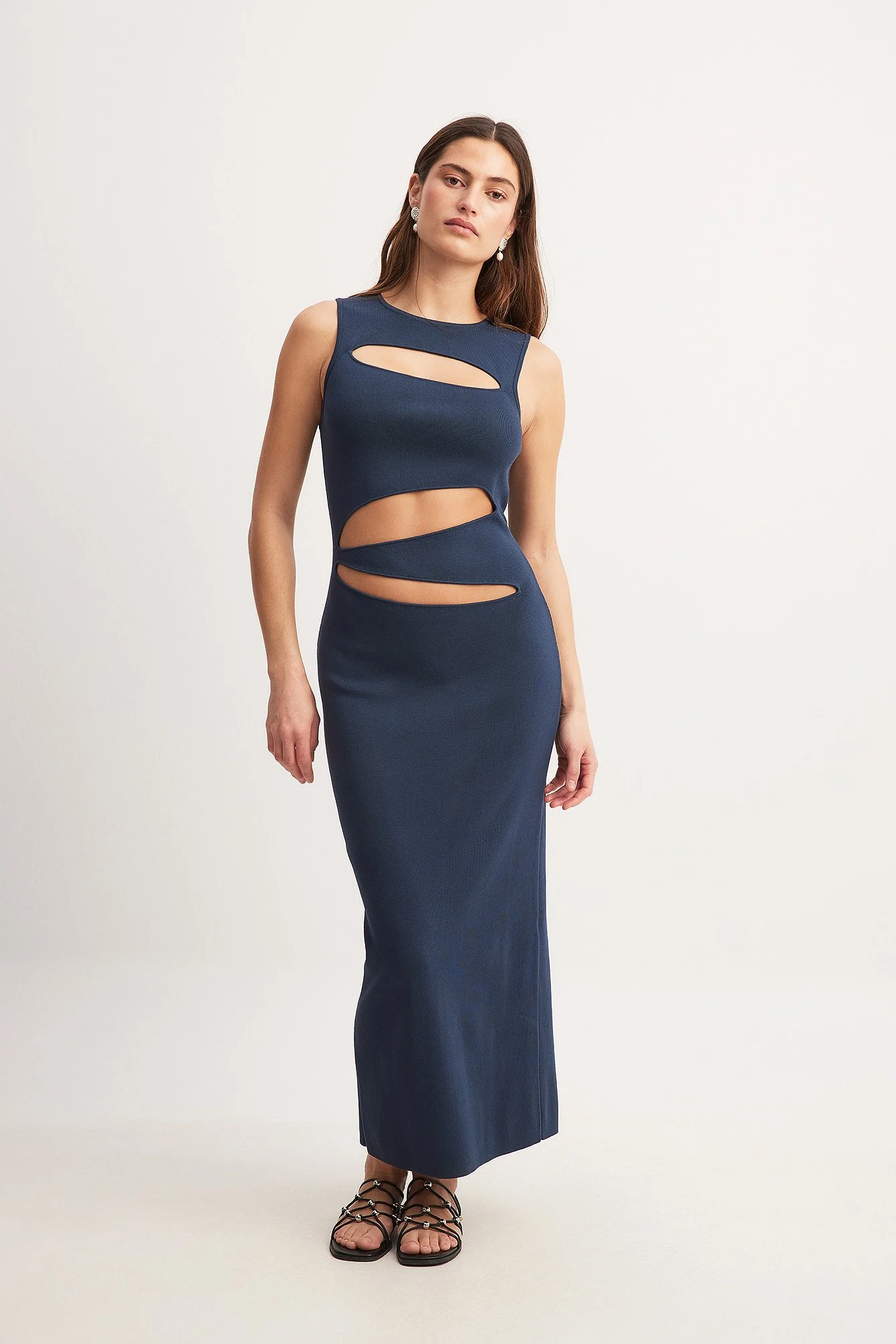 Fein gestricktes Maxikleid mit Cut-Outs