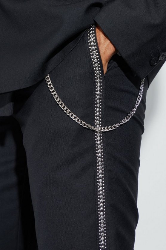 Lockere Hose mit Nieten-Detail und Kette
