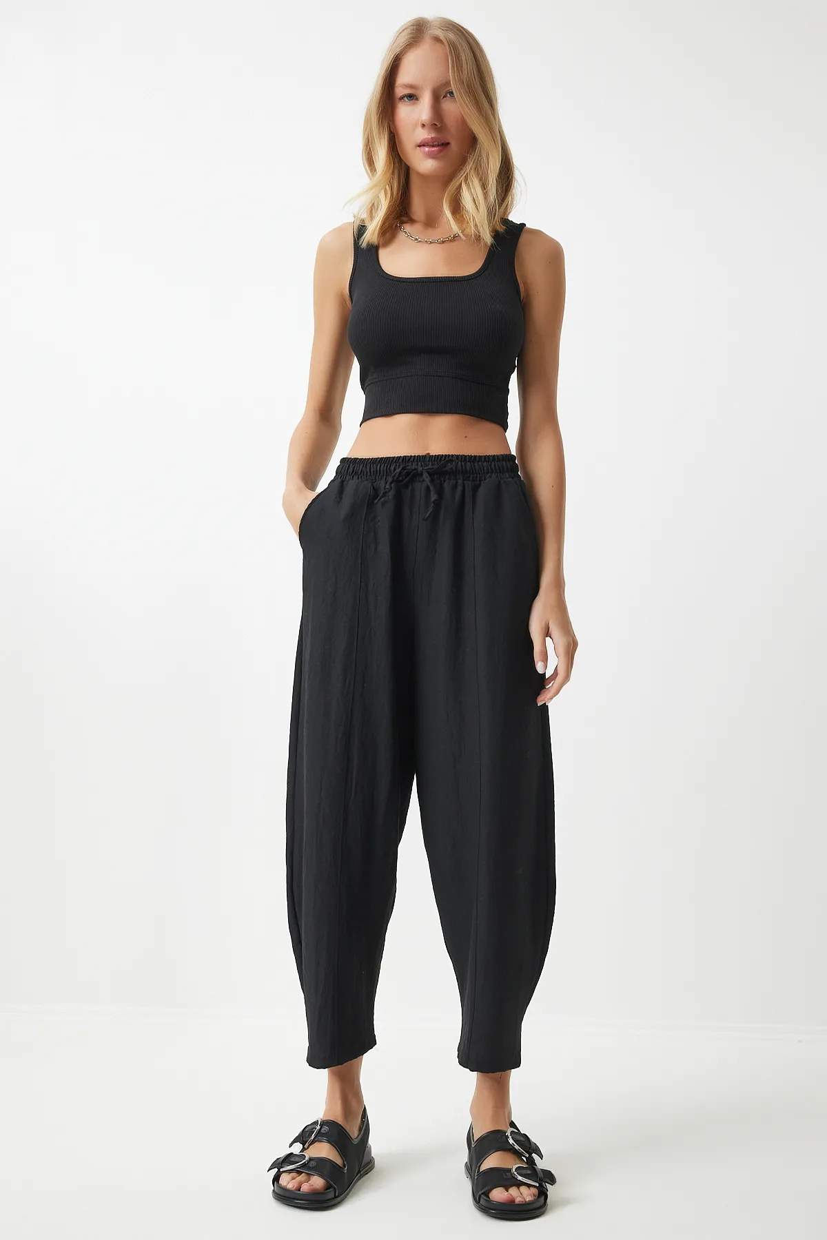 Happiness İstanbul  Schwarze Shalwar-Hose aus Leinenviskose mit Taschen für Damen CV00001