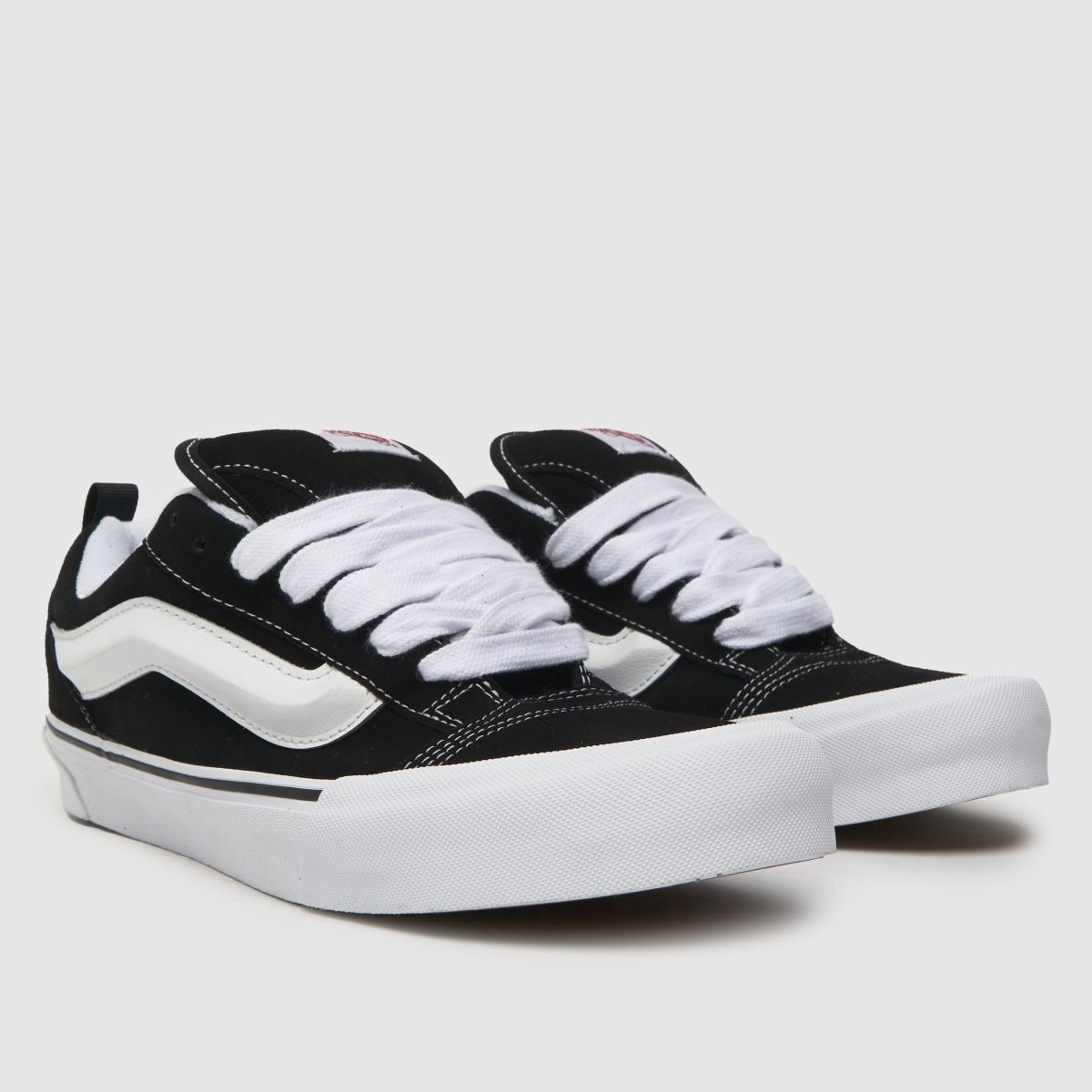 Vans knu skool sneakers i svart och vitt