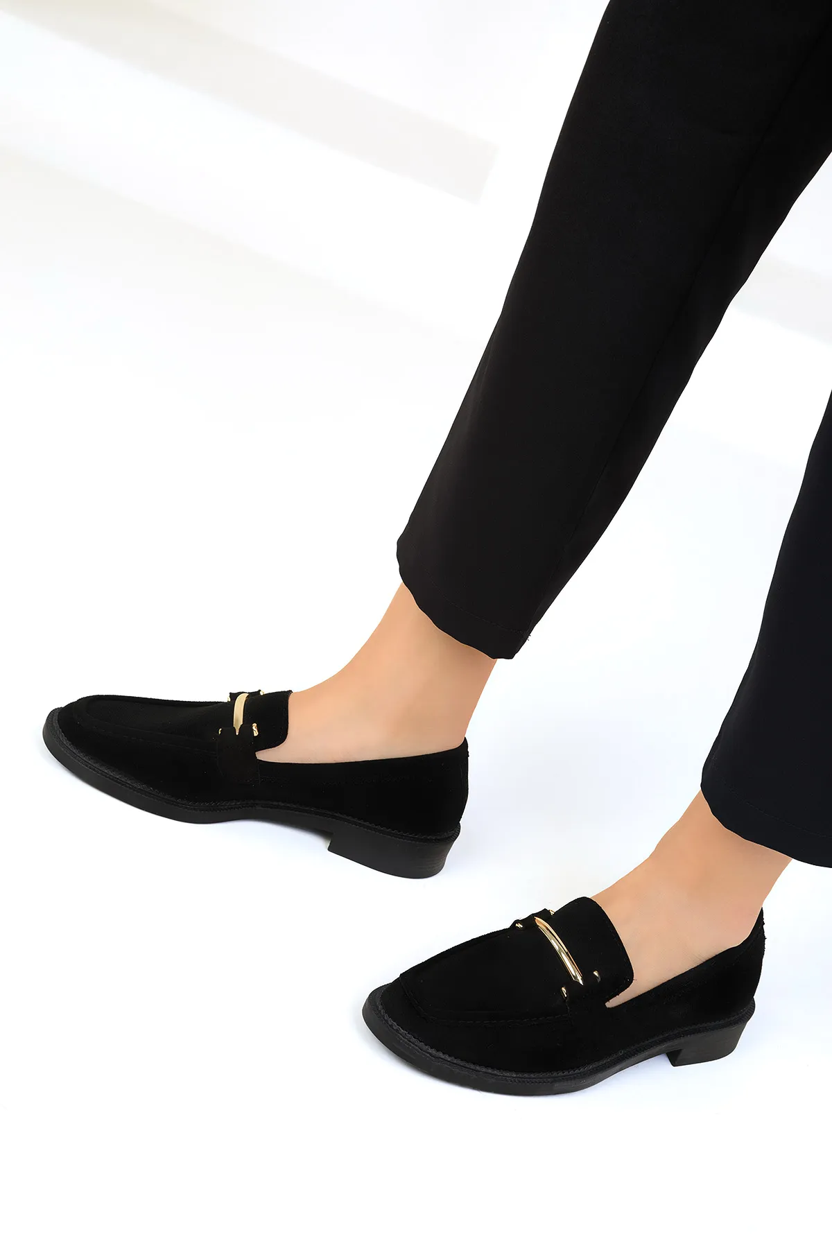 SOHO  Schwarze Wildleder-Gold Damen Freizeitschuhe 18339