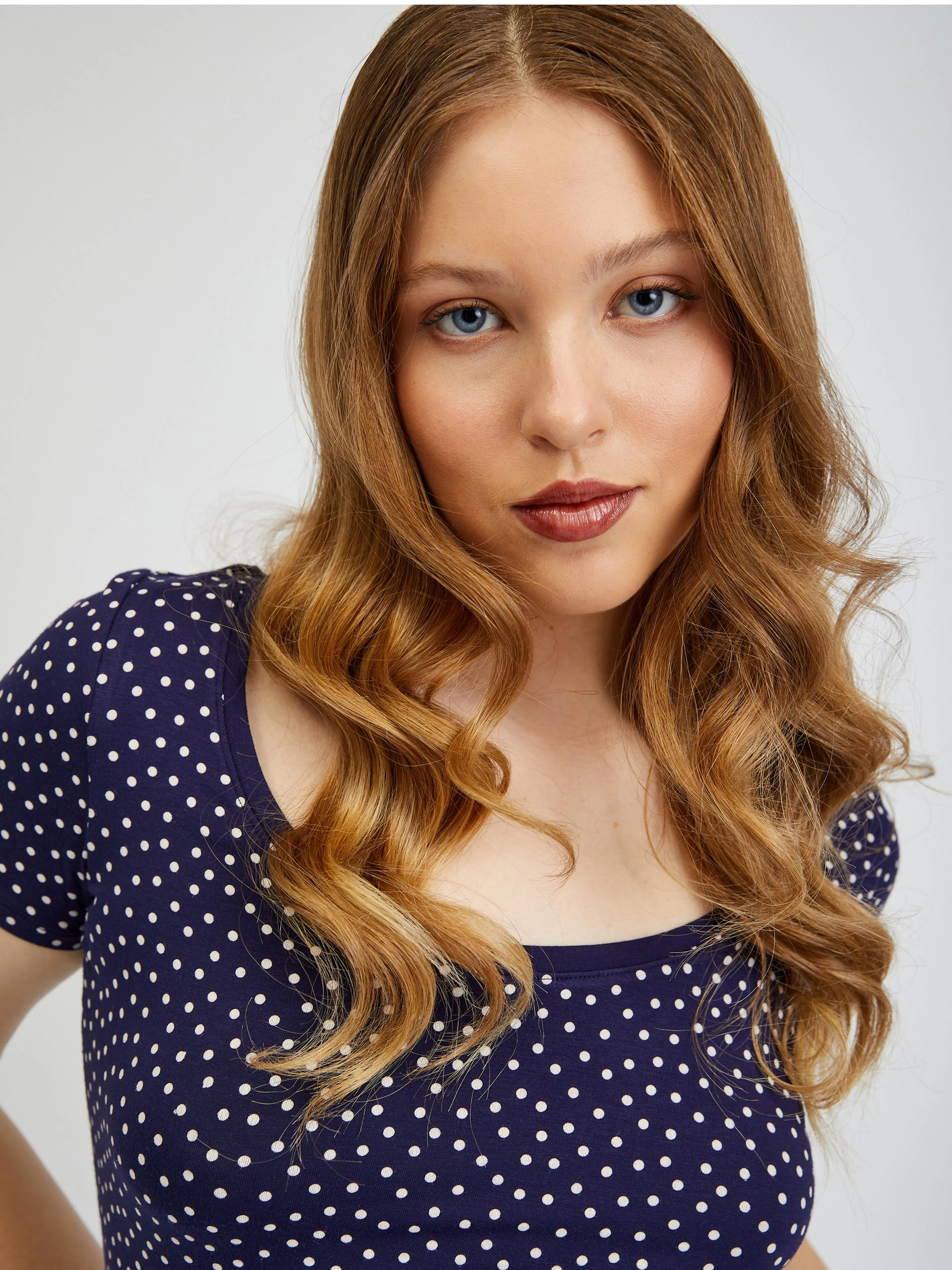 Dunkelblaues Damen-Polka-Dot-Shirt ORSAY