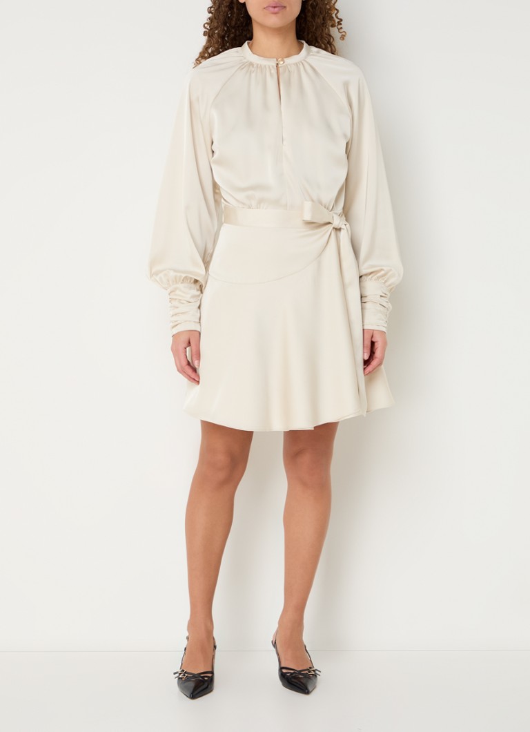 Rochie mini NIKKIE Hino din satin cu curea și mâneci bufante