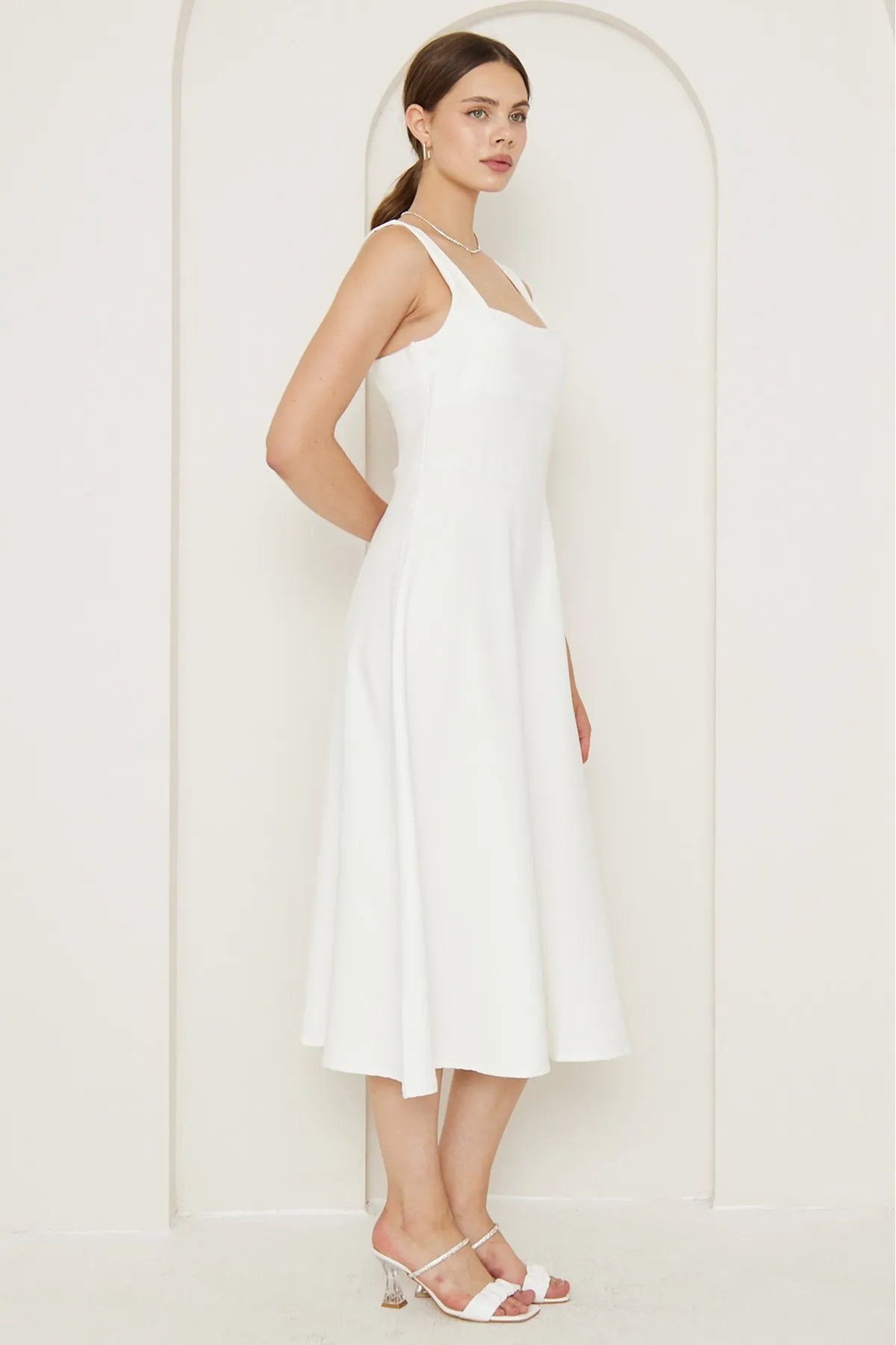 bayansepeti  Weißes Kleid mit quadratischem Kragen und dicken Trägern für Damen in Midi-Länge 151