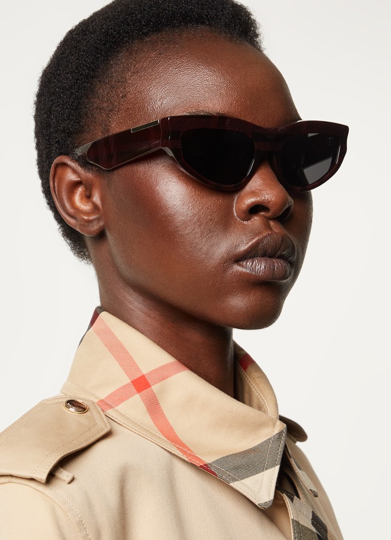 Burberry Cat Eye-solbriller BE4425U