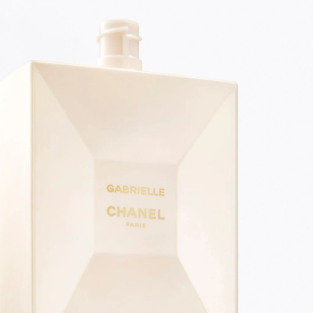 GABRIELLE CHANEL - KOSTEUTTAVA VARTALOEMULSIO