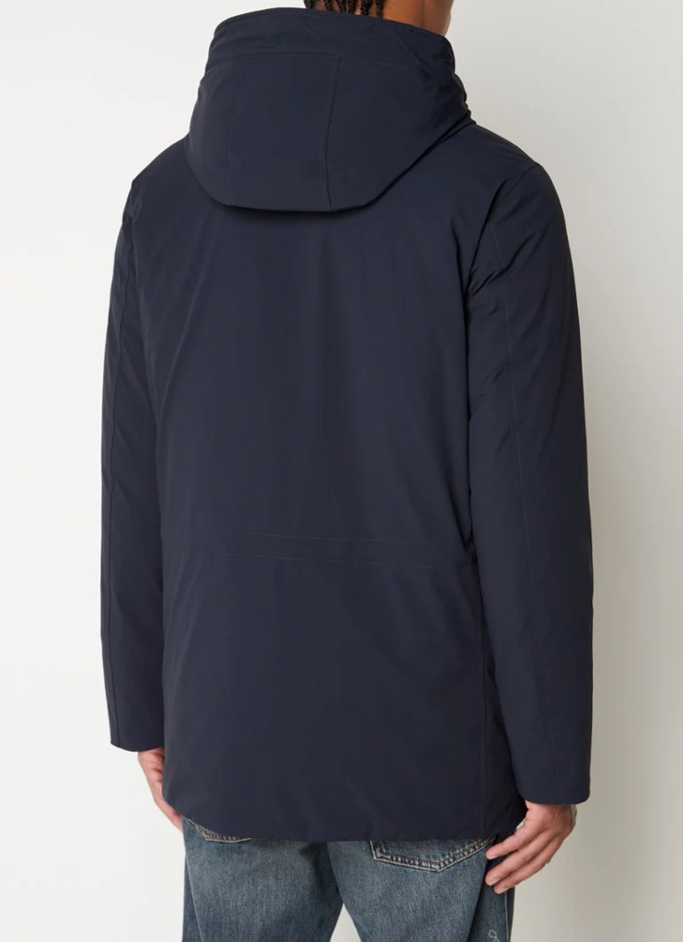 Parka Woolrich Arctic s péřovou výplní a klopovými kapsami