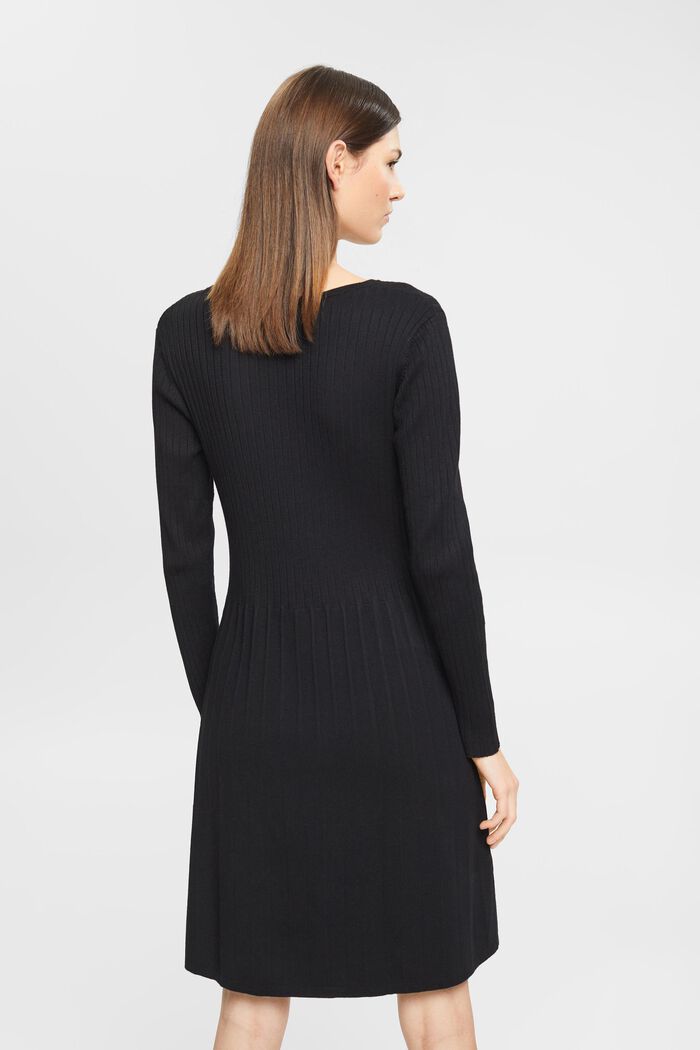 Strickkleid mit Plisseefalten