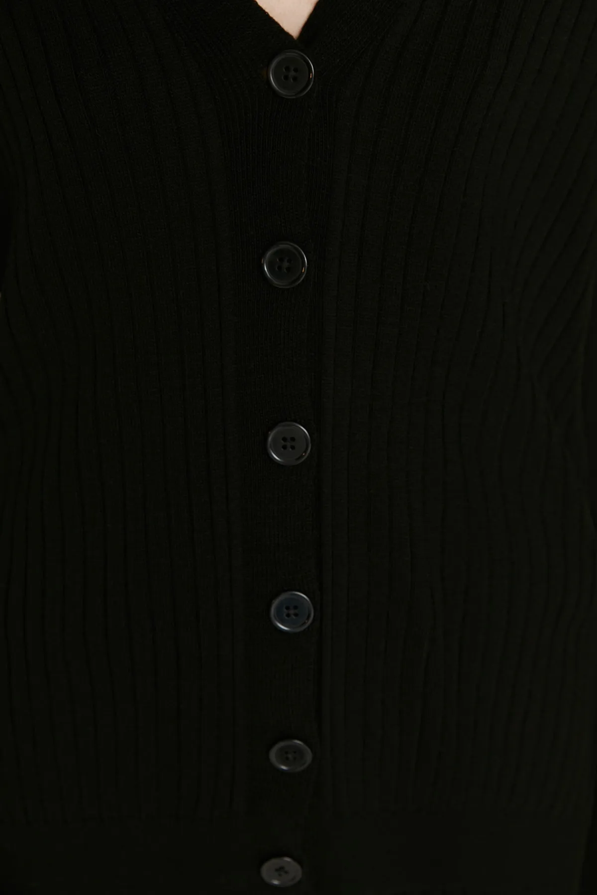 Trendyol Collection  Schwarzes Strickoberteil und -unterteil mit Knöpfen TWOAW22AU0060