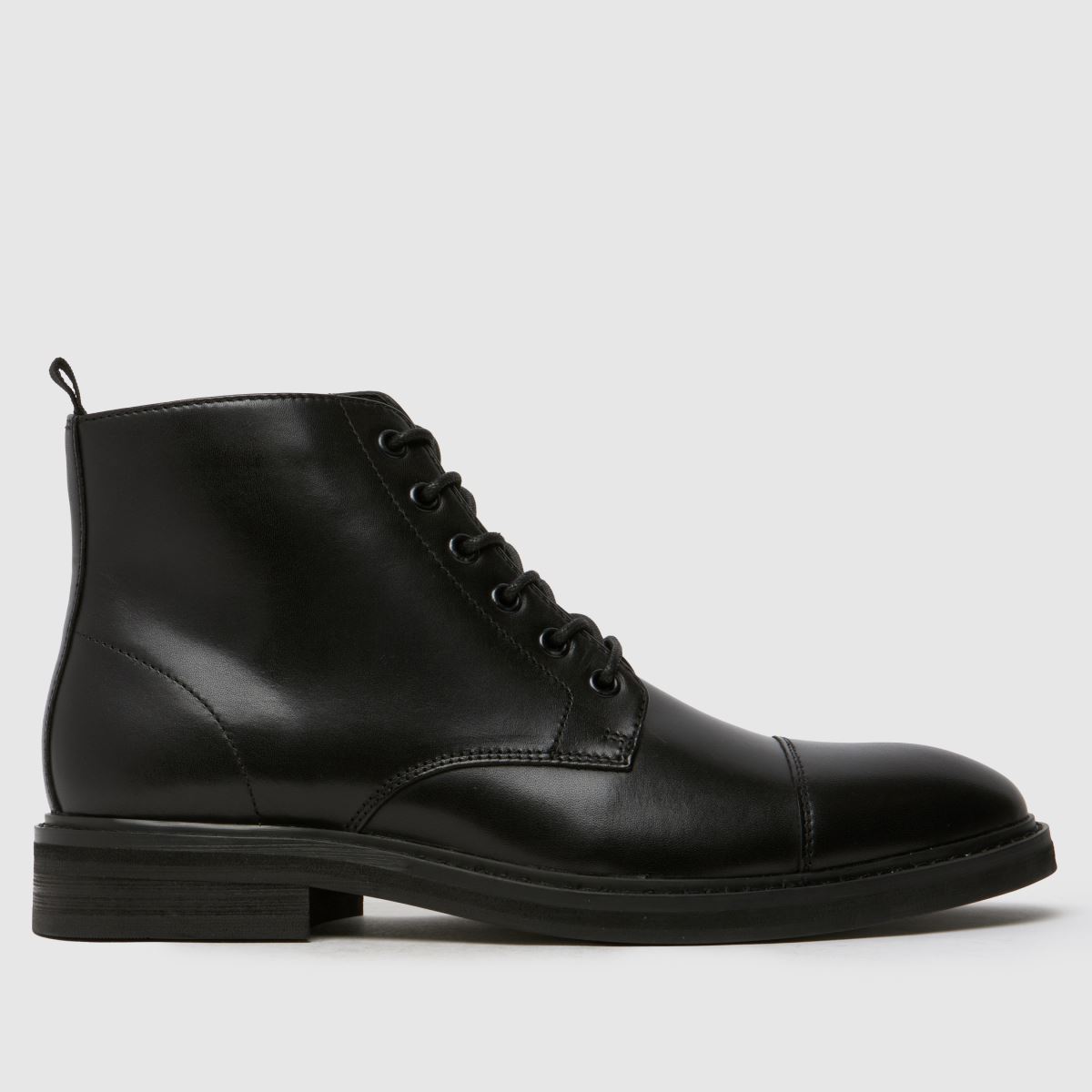 črni škornji z vezalkami Schuh Darwin