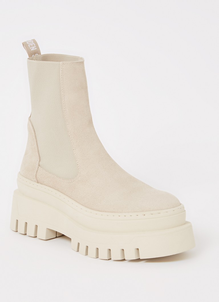 Ghete Chelsea de la Cassandra, personajul lui Steve Madden