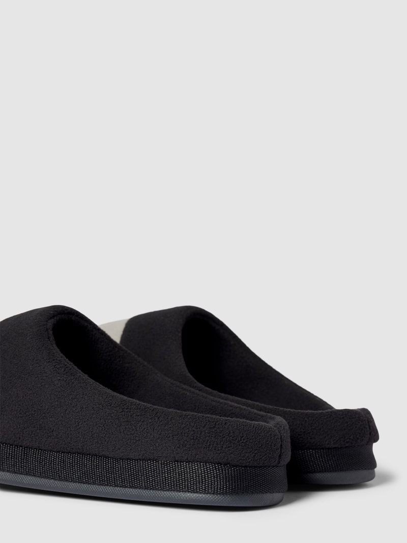 Hausschuhe mit Label-Detail Modell 'TOMMY HILFIGER FLAG' in schwarz